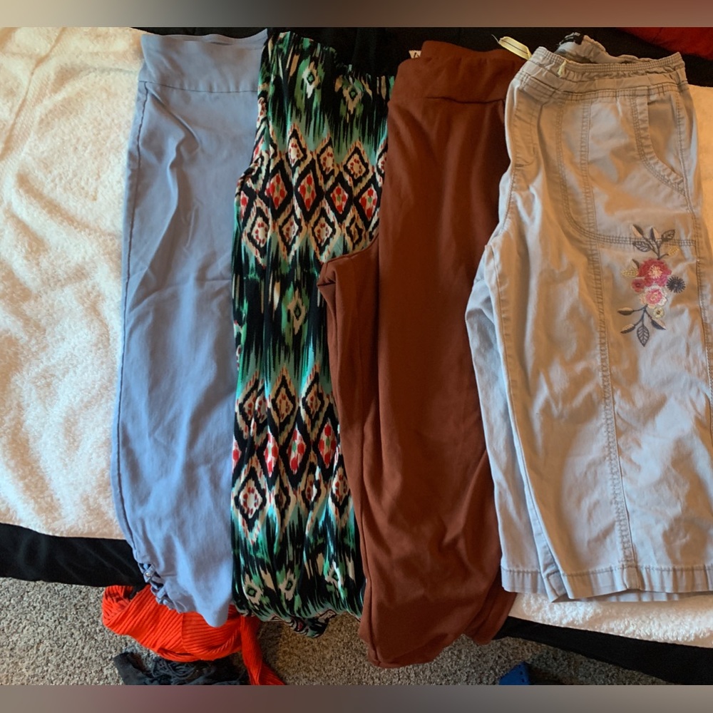Assorted Women's capris